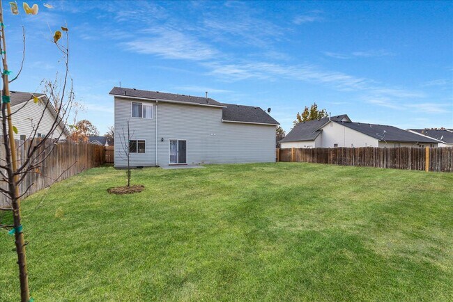 Building Photo - 16640 N Windsor Ln
