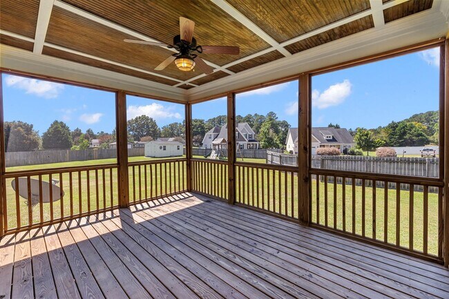 Building Photo - **Spacious 3bd/3ba in Raleigh**