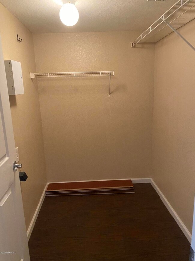 Building Photo - 10075 Gate Pkwy N