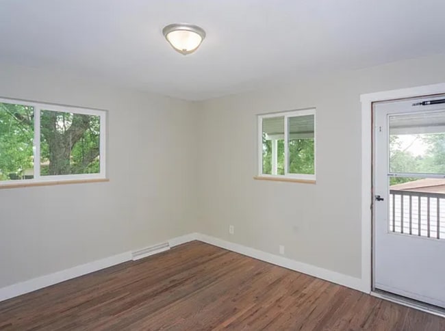 Building Photo - 827 S Robb Way