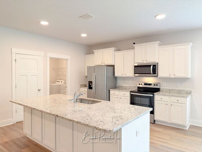 Building Photo - 6052 Rutherford Lp