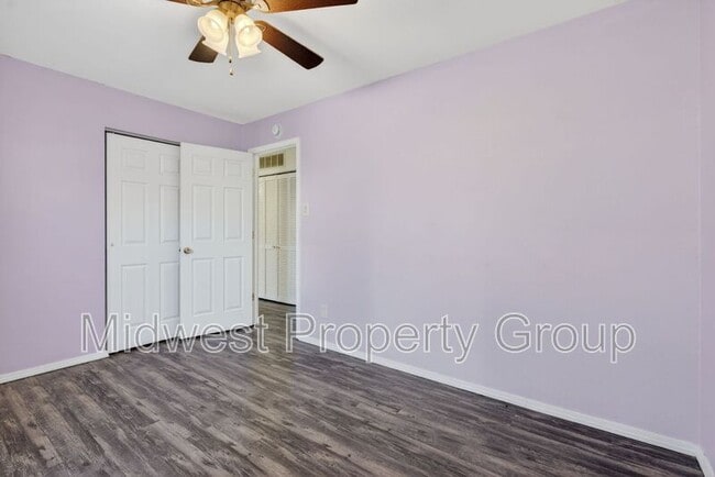 Building Photo - 36 Jamestown Dr