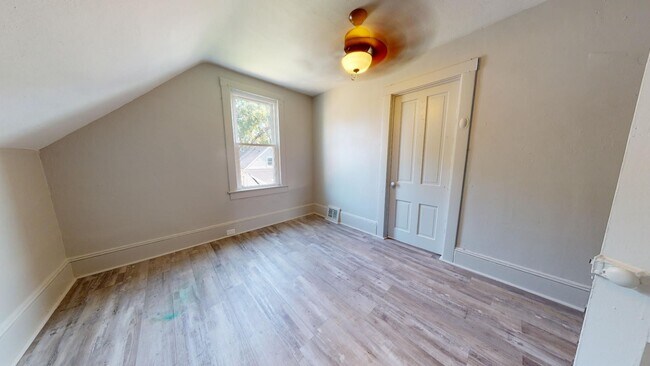 Building Photo - 4217 Hyde Ave
