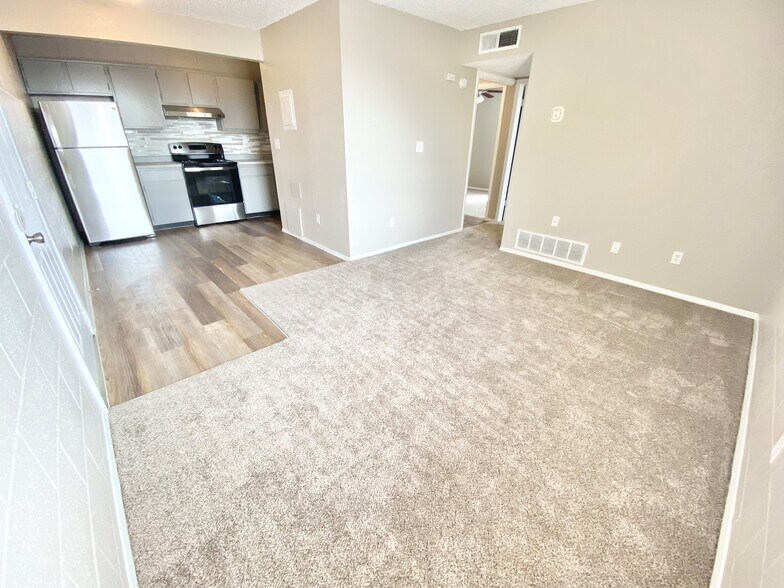 San Marcos Apartment Homes 921 N Zaragosa Rd El Paso TX 79907