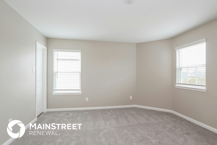 Building Photo - 27068 Leonardo Dr