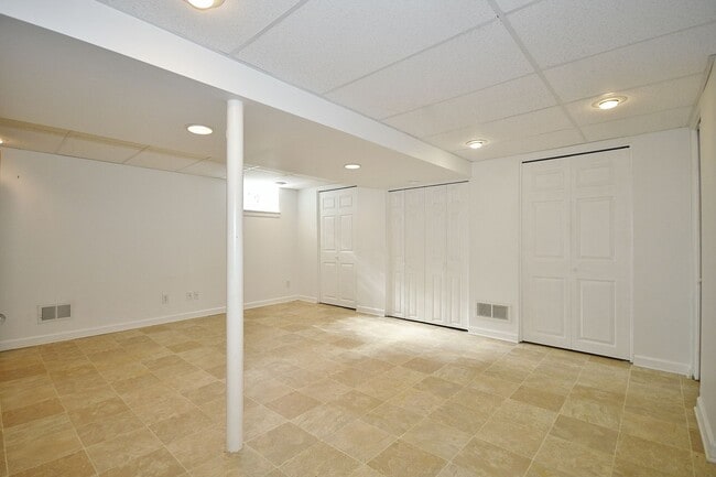 Building Photo - Charming 3-Bedroom/2-Bathroom Home in White Hall