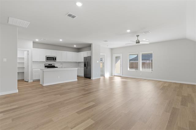 Building Photo - 607 Whispering Winds Trl