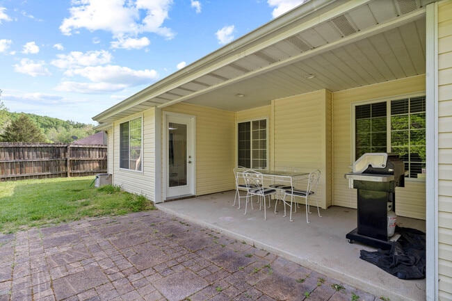 Building Photo - 2404 Lubbock Ct