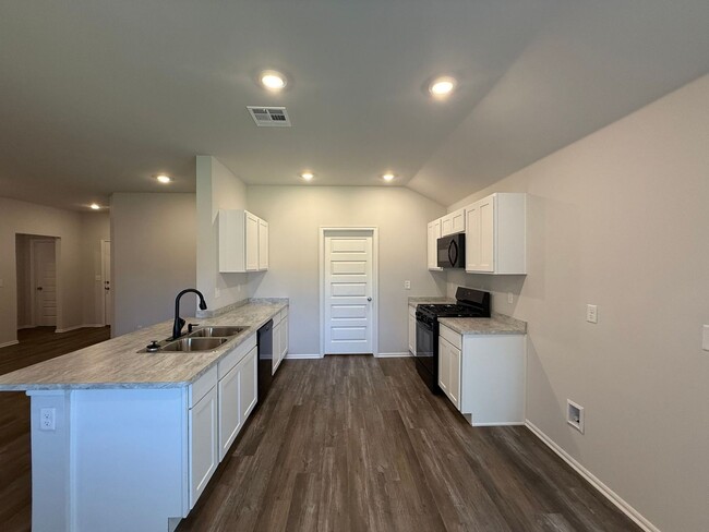 Building Photo - Brand New Spacious 3 Bedroom Home in Musta...