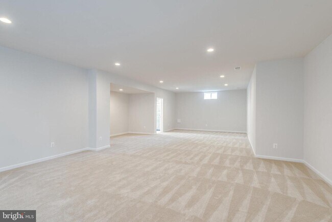 Building Photo - 41256 Lenah Point Dr