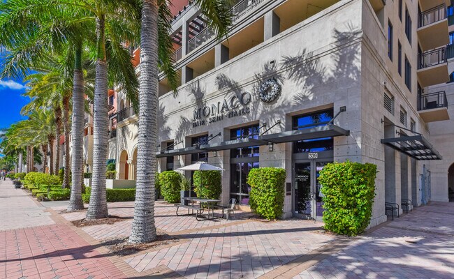 Building Photo - 485 E Royal Palm Rd