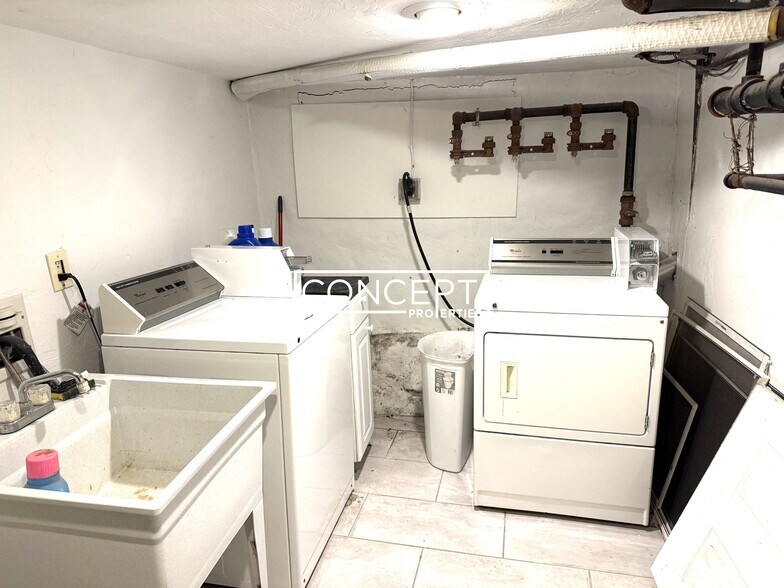 Building Photo - 846 Huntington Ave