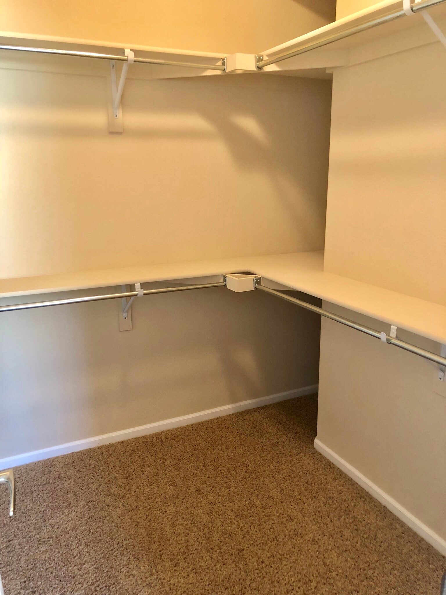 Master walk in closet - 5039 Brookfield Dr