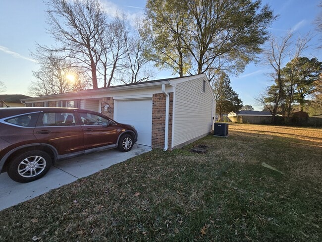 Building Photo - 3229 Bruno Dr