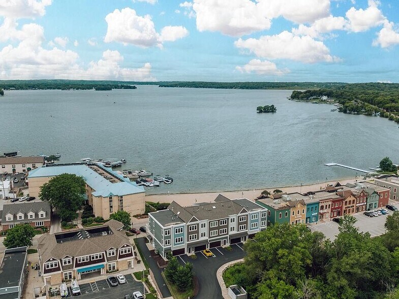 Building Photo - 117 W Wisconsin Ave