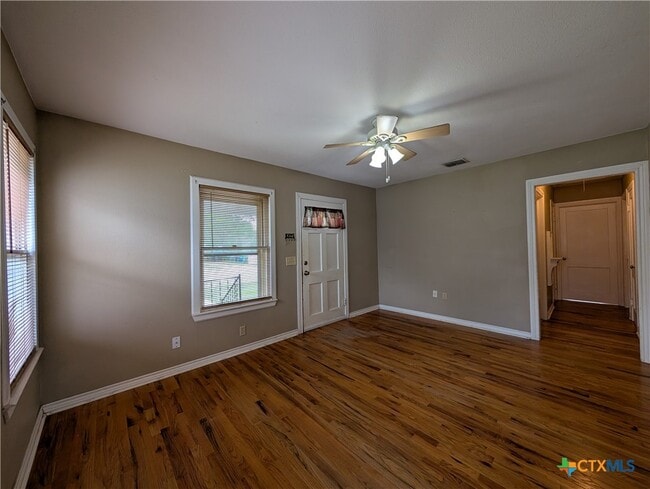 Building Photo - 1185 W Mill St