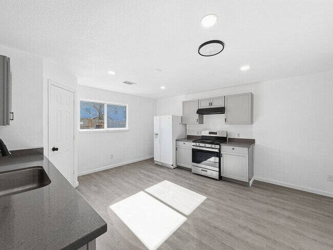 Building Photo - 4907 Fox Mill Ln