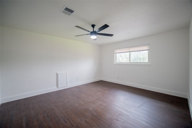 Building Photo - 4815 Caris St