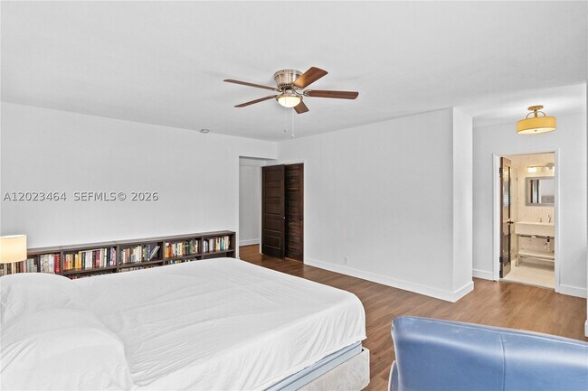 Building Photo - 10190 Collins Ave