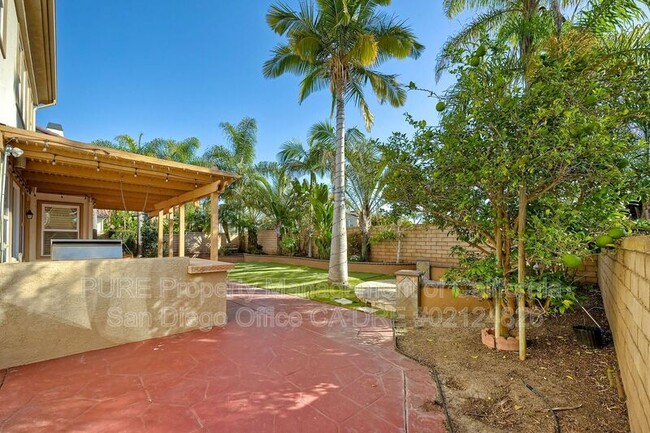 Building Photo - 13073 Dressage Ln