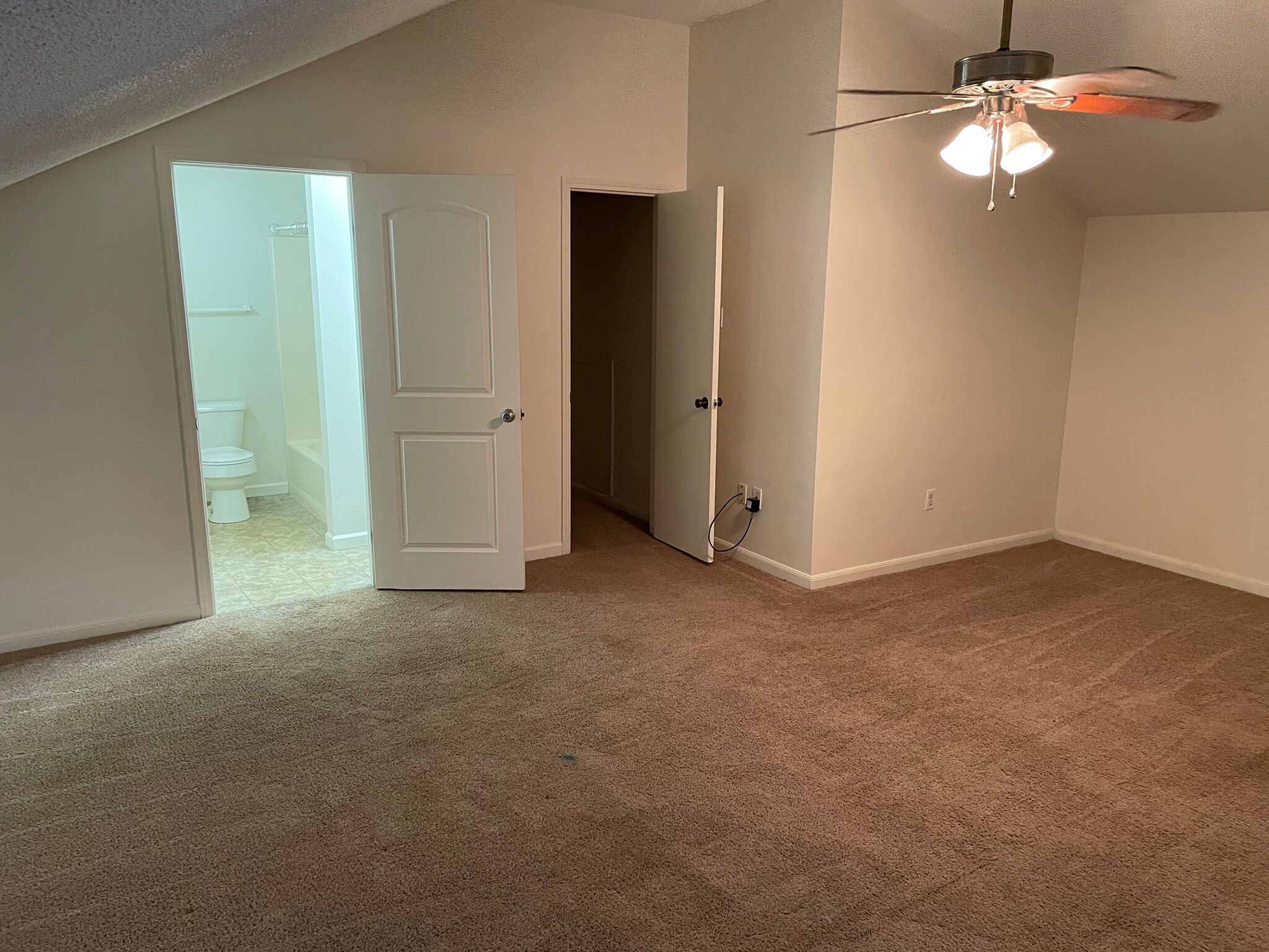 Master Bedroom - 214C Gloria St
