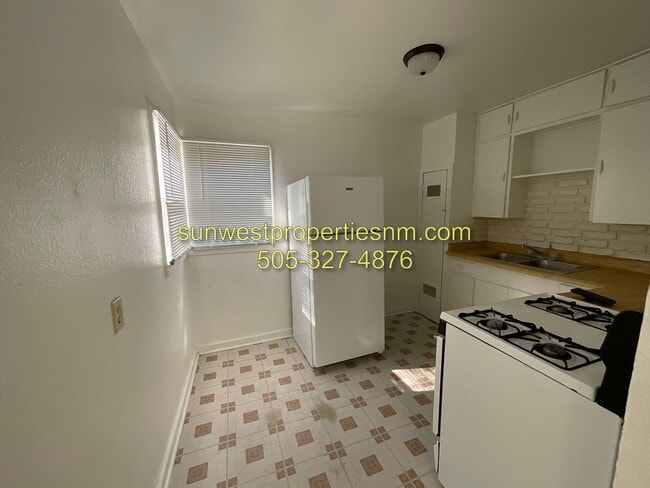 Building Photo - 1 Bed 1 Bath Apartment Home-ALL UTILITIES ...