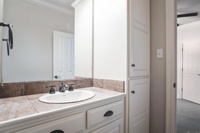 Building Photo - 1642 Ruelle De Grace Dr