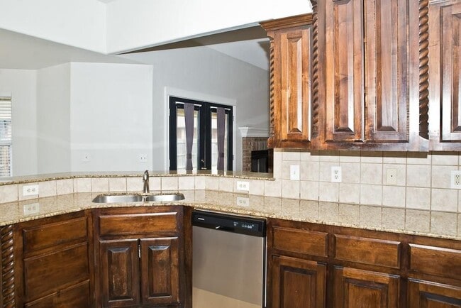 Building Photo - 826 Rickwood Cir