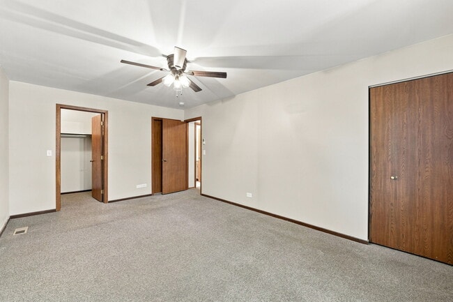 Building Photo - 15 Brittany Ln