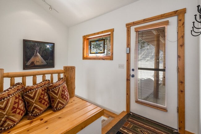 Building Photo - 4 Bed, 4 Bath Condo in The Big Sky Meadow with Garage!