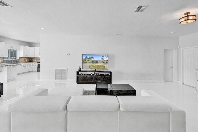 Building Photo - 1102 Meadow Lark Ave