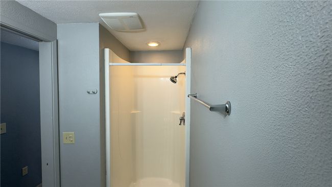 Building Photo - Studio Plus in Mount Vernon!!!