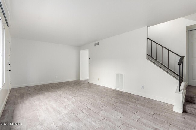 Building Photo - 1586 West Campbell Ave