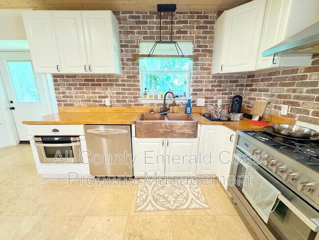 Building Photo - 4104 Indian Bayou N