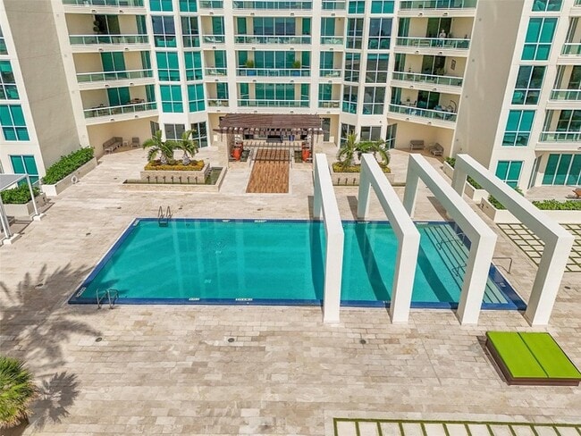 Building Photo - 101 S Fort Lauderdale Beach Blvd