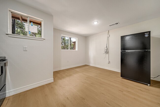 Building Photo - 411 Ave A