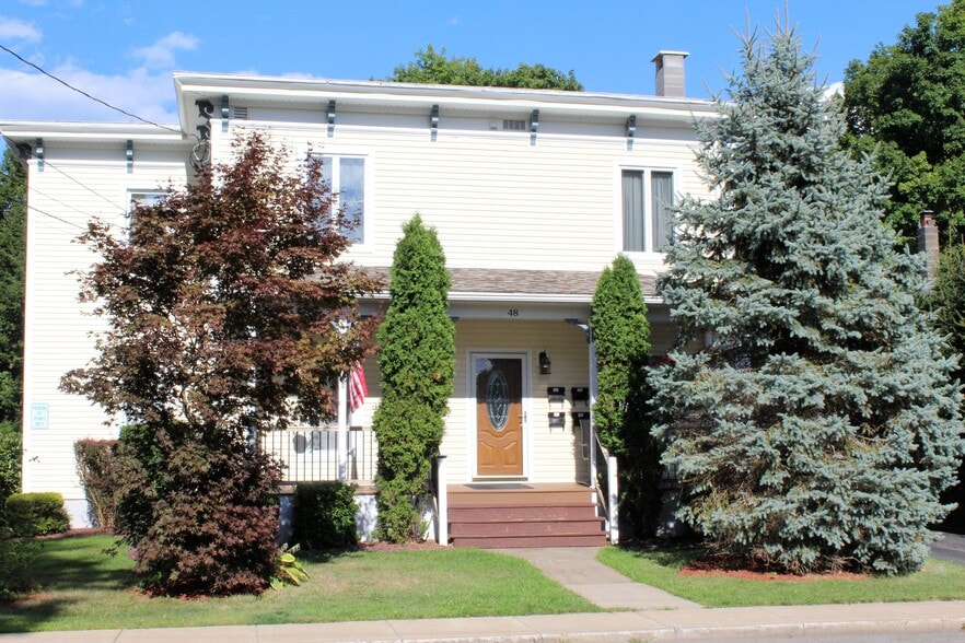 Property exterior - 2A is the apartment on the upper left - 48 Miller St