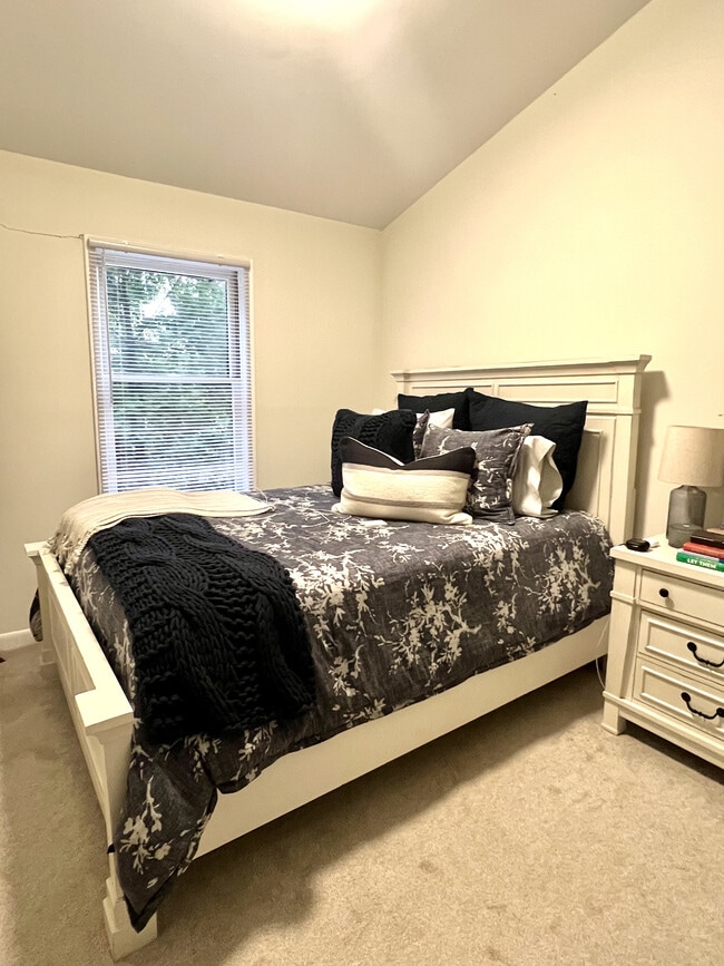 Building Photo - 1550 Spalding Dr