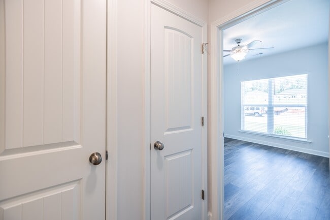 Building Photo - 7172 Paisley Cir