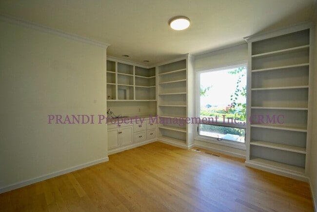 Building Photo - 3 Bartel Ct