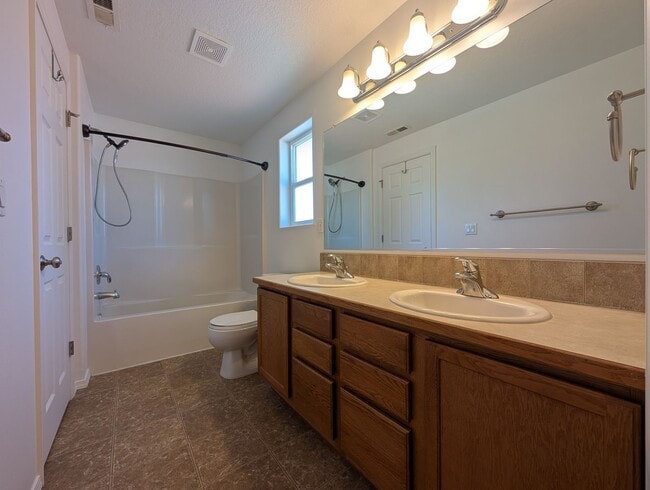 Building Photo - Fantastic 3 Bedroom, 2.5 Bath In Thurston ...