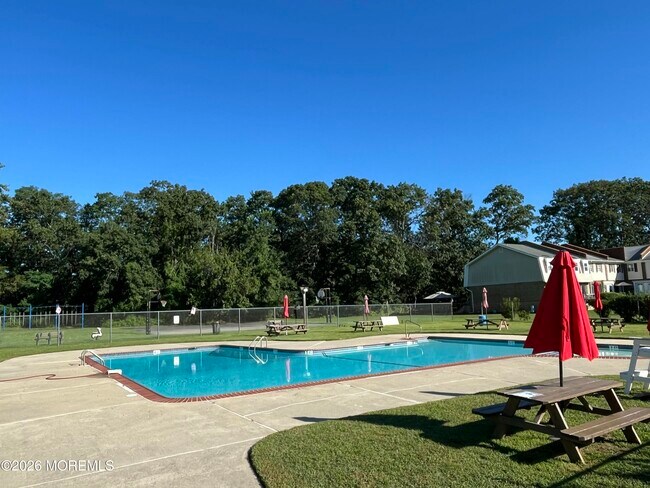 Building Photo - 53 Primrose Ln