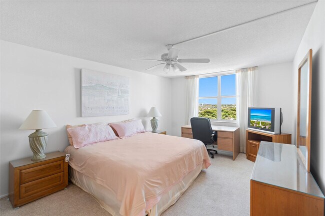 Building Photo - 5200 N Ocean Blvd