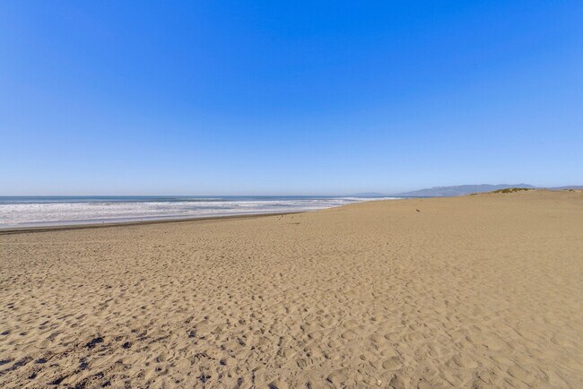 Building Photo - 1774 48th Ave