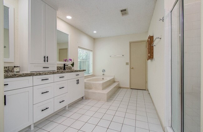 Building Photo - 35 Cottage Grove Pl