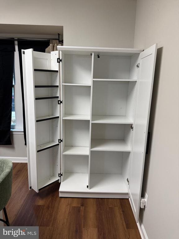 Building Photo - 2069 Tanglewood Dr