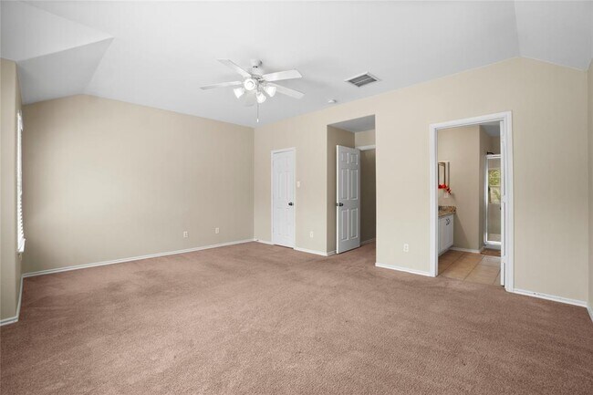 Building Photo - 15 Blue Creek Pl