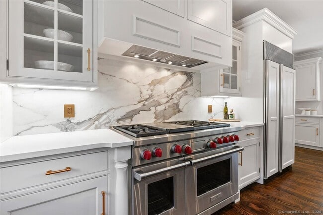 Building Photo - 1421 Oenoke Ridge