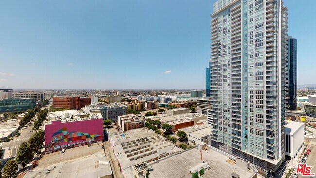 Building Photo - 1155 S Grand Ave