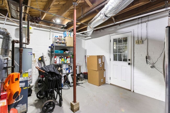 Building Photo - Stunning Irving Park 4 bedroom, 4 bathroom...